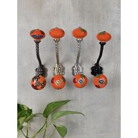 Orange Dekorative Handgemachte Keramik Wandhaken |Vintage |Garderobenhaken |Metallwandhaken |Möbelbeschläge | Badehaken von Knobco