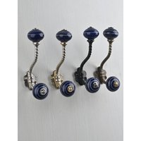 Schöne Dunkelblaue Dekorative Handgemachte Keramik Blaue Aufhänger |Vintage Wandhaken |Metallwandhaken | Hardware Haken| Badehaken von Knobco