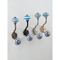 Türkis & Blau Handgemachte Dekorative Keramik Aufhänger |Vintage Wandhaken| Metall Haken | Möbelbeschläge |Badezimmer von Knobco