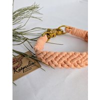 Handgemachtes Hundehalsband Aus Recyceltem Baumwollgarn Von Bobbiny, Halsband Personalisierbar Mit Namen, Hunde Accessoire von Knoeperleni