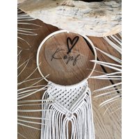 Makramee Traumfänger Mit Spruch // Wandbehang Im Bohostil Wanddeko Zum Verschenken Für Hochzeit Geschenk Freundin, Mama, Brautpaar Makramee Traumfänger Mit Spruch // Wandbehang Im Bohostil Wanddeko Zum Verschenken Für Hochzeit Geschenk Freundin, Mama, Brautpaar von Knotenkraft
