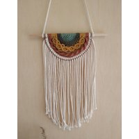 Makramee Wanddeko Upside Down Regenbogen Wandbehang von Knotenparadies