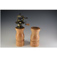 Wunderschönes Handgemachtes Honig Locust Salz Und Pfeffer Set von Knotsinyourhead