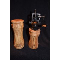 Wunderschönes Handgemachtes Spalted Ahorn Salz Und Pfeffer Set von Knotsinyourhead