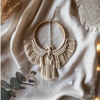 Makramee Engel・wandbehang Im Boho-stil・geschenk Zur Konfirmation, Kommunion, Geburt・schutzengel Wanddeko Makramee Engel・wandbehang Im Boho-stil・geschenk Zur Konfirmation, Kommunion, Geburt・schutzengel Wanddeko von Knutkaerlek
