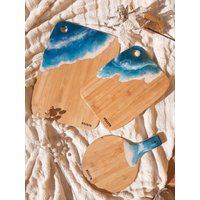 Epoxidharz Wellen Schneidebrett | Welleneffekt-Charcuteriebrett von KoastrStore