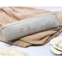 Personalisiertes Mäppchen Name - Geschenk Einschulung Federmäppchen Stifteetui Lehrer Abschiedsgeschenk Schule Personalisiertes Mäppchen Name - Geschenk Einschulung Federmäppchen Stifteetui Lehrer Abschiedsgeschenk Schule von Koboldtheater22