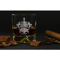 Whiskyglas Personalisiert Mit Name Und Geburtsjahr - Wunschgravur Whiskyglas Personalisiert Mit Name Und Geburtsjahr - Wunschgravur von Kodelandia