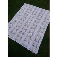 Große Häkeldecke Überwurf Tagesdecke Kuscheldecke Couchdecke 100 X 135 cm von KoernerklausDesigns