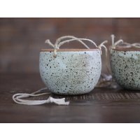 Blumenampel Mit Löchern - Matte Spotty von KoideStudio