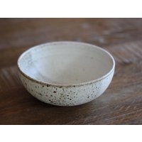 Mittelgroße Flache Schale - Matte Spotty Mittelgroße Flache Schale - Matte Spotty von KoideStudio