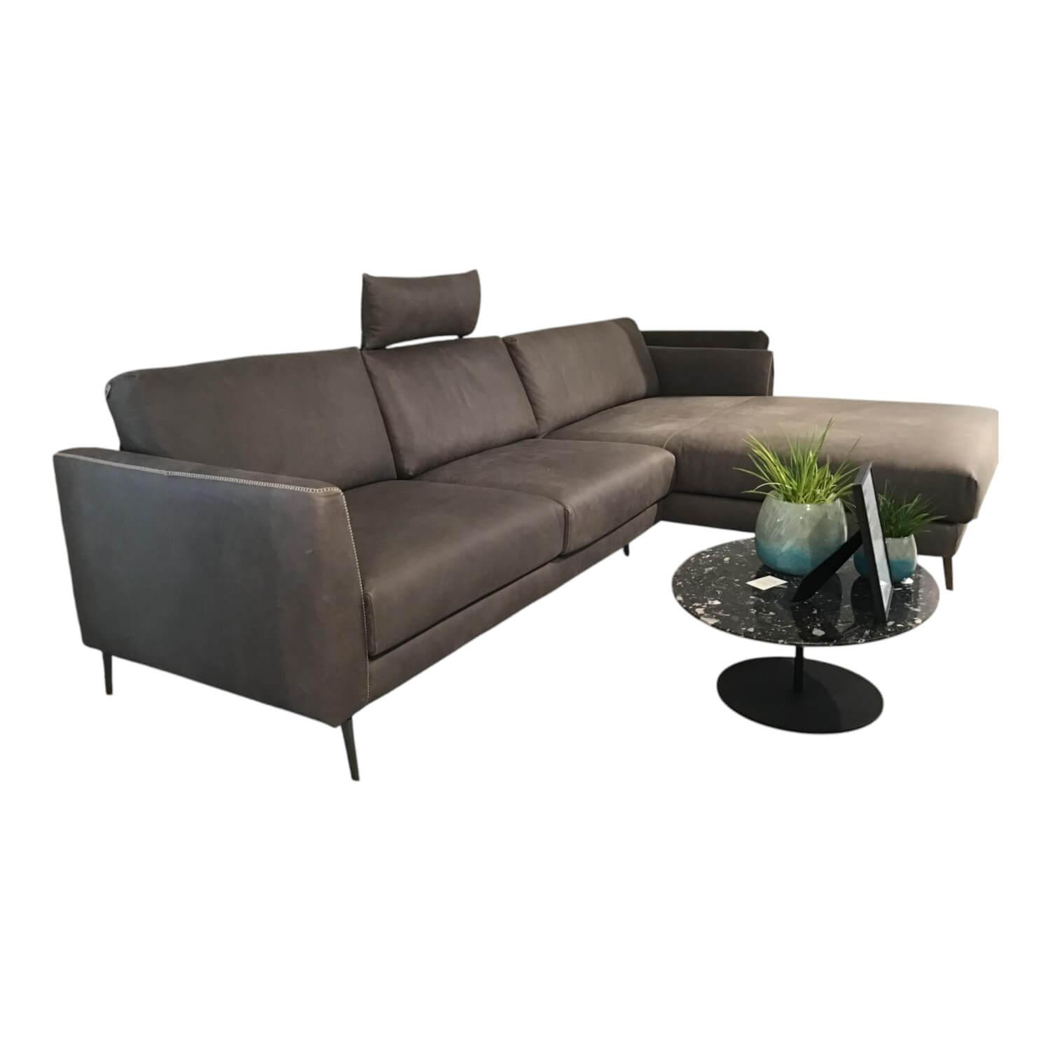 Ecksofa Omega Leder C Revolution Dust Braun Winkelfuß Metall Bronze Lackiert Sch... Ecksofa Omega Leder C Revolution Dust Braun Winkelfuß Metall Bronze Lackiert Sch... von Koinor