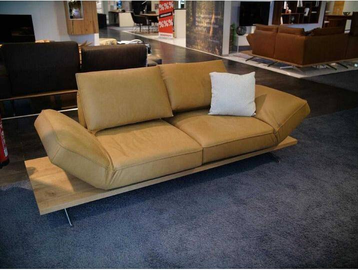 Koinor 2-Sitzer Sofa Phoenix Leder C-Revolution Mustard Plateau Wildeiche mit Drehstop von Koinor