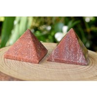 Orange Aventurin Kristall Heilpyramide ~ Pyramide Für Crystal Grid Und Chakra Balancieren Pyr-Sma-Orav von KomalCrystals