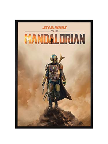 Komar Bilderrahmen Holz Black mit Art Poster Mandalorian Movie Poster als Set - Größe: 50x70 cm - Wandbild, Dekoration, Kinder, Jugendliche von Komar