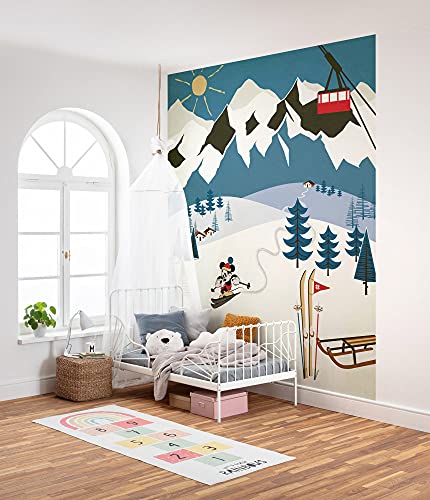 Komar Disney Vlies Fototapete - Mickey Alpine - Größe: 200 x 250 cm (Breite x Höhe) - Winter, Mouse, Ski, Kinderzimmer, Tapete - IADX4-039 von Komar