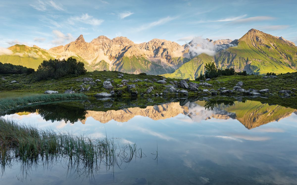 Komar Vlies Fototapete Allgäu Spiegel 450 x 280 cm von Komar