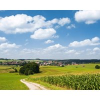 Komar Vliestapete "Digitaldruck Vlies - Bayrische Idylle - Größe 350 x 280 cm" bedruckt glatt Wohnzimmer, Schlafzimmer Komar Vliestapete "Digitaldruck Vlies - Bayrische Idylle - Größe 350 x 280 cm" bedruckt glatt Wohnzimmer, Schlafzimmer von Komar