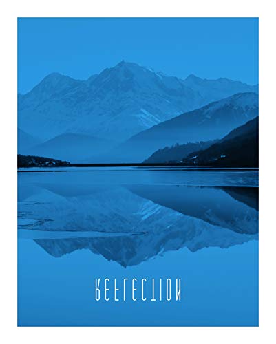 Komar Wandbild | Word Lake Reflection Blue | Poster, Bild, Wohnzimmer, Schlafzimmer, Dekoration, Kunstdruck | ohne Rahmen | P086C-40x50 | Größe: 40 x 50 cm (Breite x Höhe) von Komar