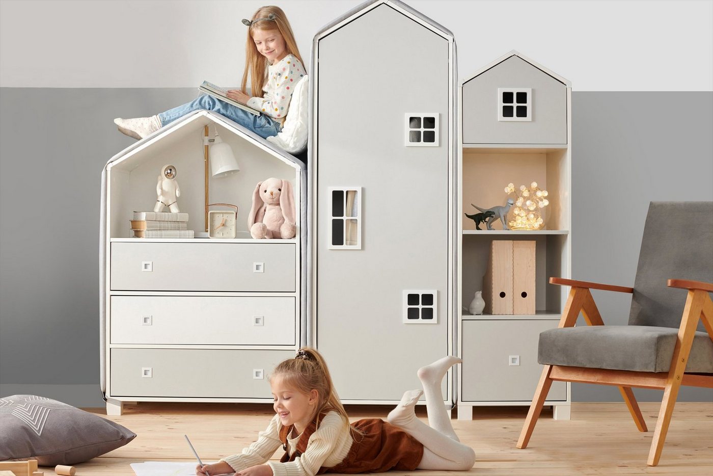 Konsimo Babyzimmer-Komplettset MIRUM Kindermöbel-Set Kinderkomplettzimmer, Kommode, 2x Bücherregal Hausform Möbel von Konsimo