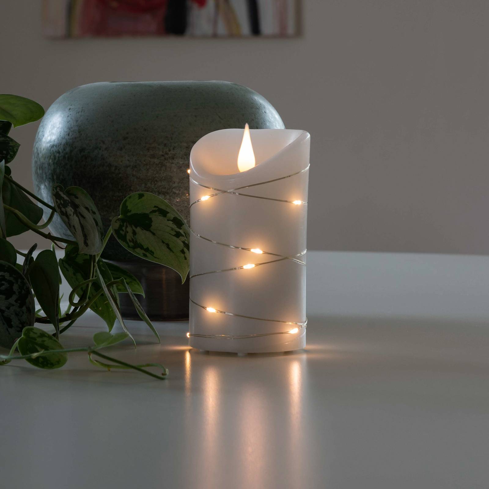 LED-Wachskerze weiß Lichtfarbe Warmweiß 13,5 cm LED-Wachskerze weiß Lichtfarbe Warmweiß 13,5 cm von Konstsmide Christmas