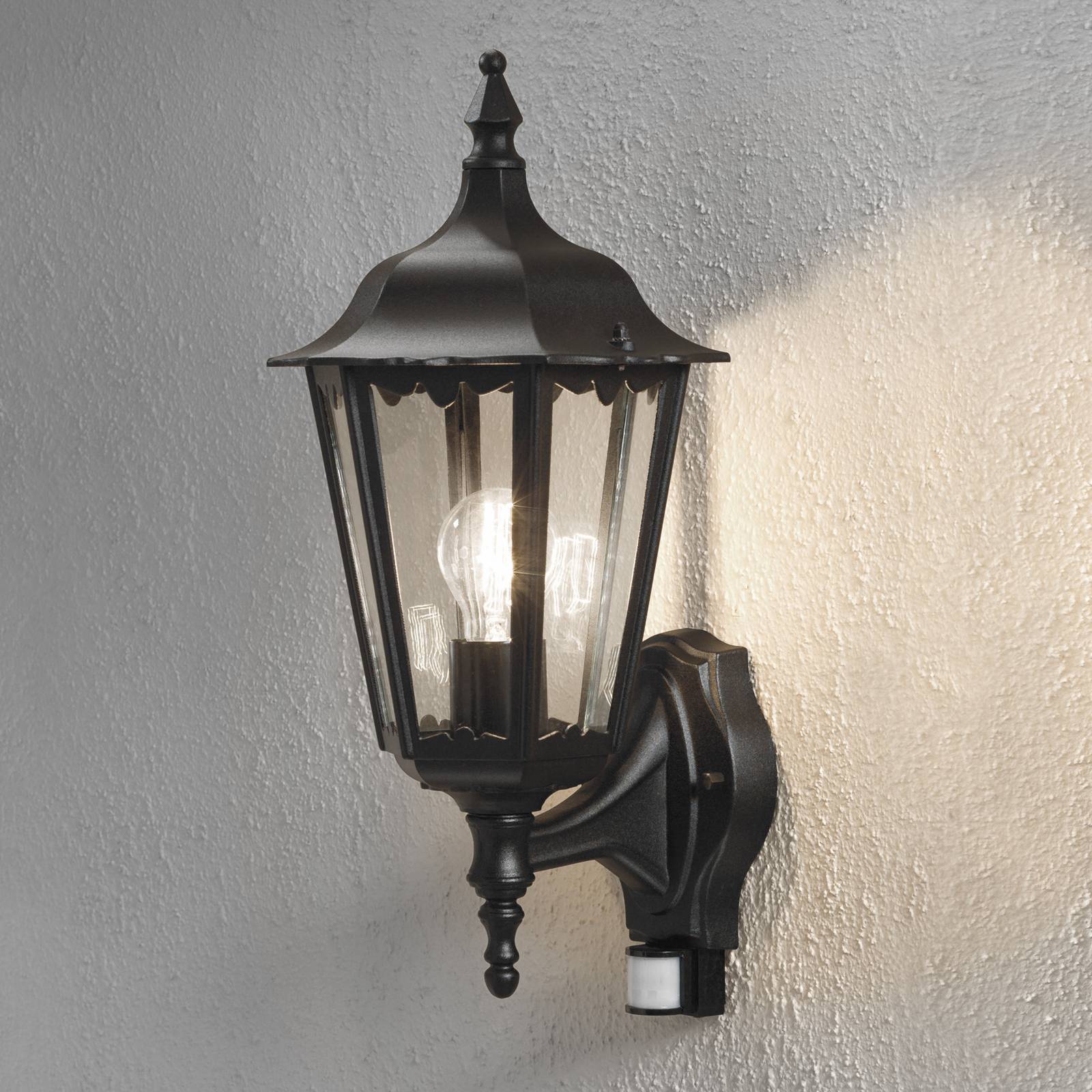 Außenwandlampe Firenze m. Sensor, stehend, schwarz von Konstsmide