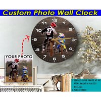 Motocross Vater Sohn Geschenk Dirt Bike Personalisierte Foto Holz Wanduhr, Einzigartiges Für Biker, Supercross Geschenke, Enduro Rider Geschenke von KoolKoolCustomDesign