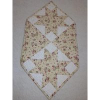 Unikat - Maschinengequilteter Floraler Tischläufer Mit 8 Sternen 46 cm X 86 Versandfertig von KoopsKountryKalico
