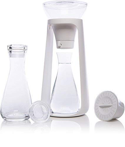 KOR Water Fall I Nachhaltiges Theken-Wasserfiltersystem I Enthält 2 Glaskrüge mit Deckel I Hält 2 Liter I 7 oz I Perfekt für Obst, Gemüse und Kräuterwasser I Reinigt bis zu 80 Gallonen von Kor