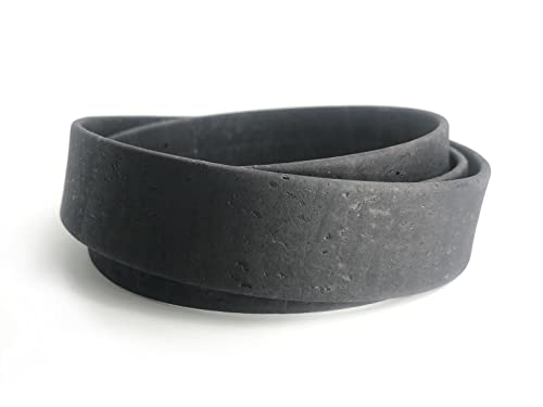 Korkschnur flach – 25mm breit Schwarz - DIY basteln – Schmuck-Herstellung – ideal zum Nähen mit Kork – vegane Alternative zu Leder – Kork Band – Deko Schnur schwarz - 1 Meter lang von Kork-Deko