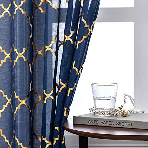 Kotile Marokkanische Fliesen Blau Sheer Vorhänge - Geometrische Goldfolie Gittermuster Print Navy Vorhänge 96 Zoll Länge für Wohnzimmer Lichtfilter Fensterbehandlung, 2 Panels, Marineblau und Gold von Kotile