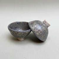 155Ml Handmade Stoneware Tea Bowl in Muted Colors With A Small Foot - Perfect For Tea, Snacks & Sweets Japandi-Style Essential 155Ml Handmade Stoneware Tea Bowl in Muted Colors With A Small Foot - Perfect For Tea, Snacks & Sweets Japandi-Style Essential von KottiCeramics