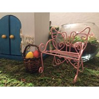 Miniatur Feengarten Osternest Süsse Bunte Eier Im Korb Osterdekoration Kleines Körbchen Puppenhaus Miniaturen Mini Garten von KousoulasKreations