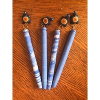 Refillable Blue Polymer Clay Stifte Mit Passendem Schildkröten Charm Baumeln Von Seinem Ende Toll Für Jungen Und Mädchen. Kinder Lieben Sie von KousoulasKreations