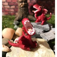 Süßer Brüllender Miniatur-Drache, Roter Miniatur-Drachen, Feengarten-Zubehör, Terrarium-Zubehör Süßer Brüllender Miniatur-Drache, Roter Miniatur-Drachen, Feengarten-Zubehör, Terrarium-Zubehör von KousoulasKreations