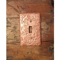 Weiche Kupfer Lichtschalter Platte Wirbelt Und Blumen Mit Schimmer Single Toggle Abdeckung Steckdose Rocker Ich Spezialisiere Mich in von KousoulasKreations