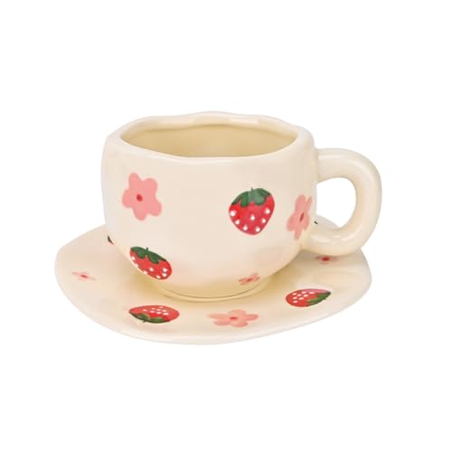 Koythin Keramik-Kaffeetasse mit Untertasse, niedlicher Erdbeerblumen-Becher, einzigartiges unregelmäßiges Design für Büro und Zuhause, 283.5 g/300 ml für Latte Tea Milch Koythin Keramik-Kaffeetasse mit Untertasse, niedlicher Erdbeerblumen-Becher, einzigartiges unregelmäßiges Design für Büro und Zuhause, 283.5 g/300 ml für Latte Tea Milch von Koythin