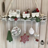 Handgefertigter Deko Wandbehang Astbündel Shabby Holz Lok Weihnachtsmann -459 von Kraenzchenfein