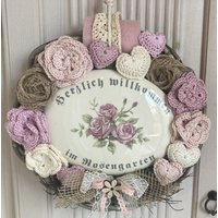 Handgefertigter Romantik Deko Kranz Wandkranz Keramik Schild Rosengarten -373 von Kraenzchenfein
