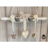 Handgefertigter Romantik Küche Deko Fenster Wand Hänger Nudelholz Cupcake -408 von Kraenzchenfein
