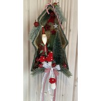 Handgefertigter Wandkranz Türkranz Tannenbaum Korb Weihnachtsdeko Santa Und Pilze -564 Handgefertigter Wandkranz Türkranz Tannenbaum Korb Weihnachtsdeko Santa Und Pilze -564 von Kraenzchenfein