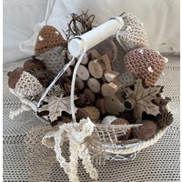 Handgefertigtes Herbst Deko Drahtkörbchen Pilzkörbchen Korb Igel Häkelpilze -575 Handgefertigtes Herbst Deko Drahtkörbchen Pilzkörbchen Korb Igel Häkelpilze -575 von Kraenzchenfein