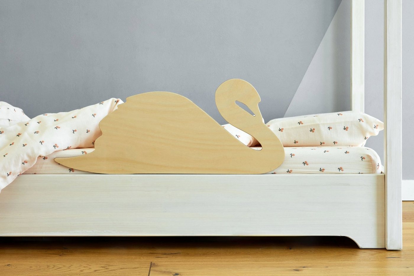 KraftKids Babybett Rausfallschutz aus Leimholz Schwan, einfache Montage zwischen Matratze und Lattenrost von KraftKids