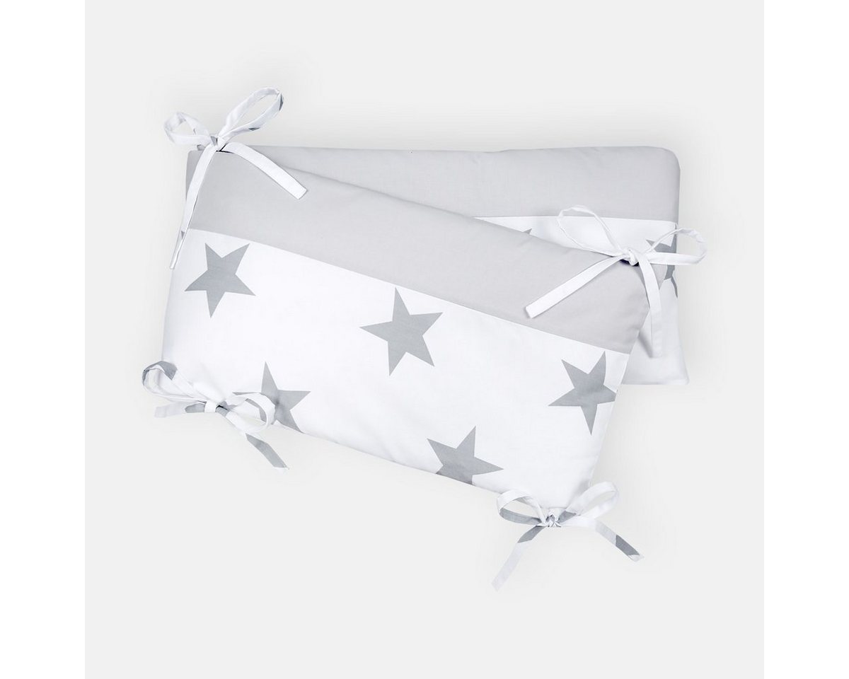 KraftKids Bettnestchen große graue Sterne auf Weiss, für 120x60 cm Bett, 100% Baumwolle, abnehmbarer Bezug, Befestigungsbänder, drei Füllkissen von KraftKids
