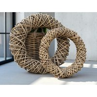 Großer Rattan-Kranz 60 cm Oder 80 - Naturdeko Türkranz Handgefertigt Boho Wandkranz Kranz Aus Rattan Für Innen & Außen Großer Rattan-Kranz 60 cm Oder 80 - Naturdeko Türkranz Handgefertigt Boho Wandkranz Kranz Aus Rattan Für Innen & Außen von Kranzshopping