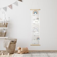 Personalisierte Messlatte "Regenbogen" Inkl. Posterleiste - Einfache Wandanbringung von Kraussemotions