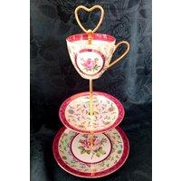 Upcycling - 3-stöckige Etagere Aus Alten Sammeltassen Upcycling - 3-stöckige Etagere Aus Alten Sammeltassen von Kreabutiko