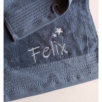 Handtuch 30x50 Mit Namen Und Sterne Handtuch 30x50 Mit Namen Und Sterne von Kreandzia