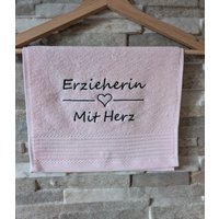 Handtuch Erzieher Lerherin Mit Herz Handtuch Erzieher Lerherin Mit Herz von Kreandzia