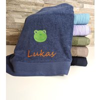 Handtuch Mit Frosch Und Namen Personalisiert Badtetuch Handtuch Mit Frosch Und Namen Personalisiert Badtetuch von Kreandzia